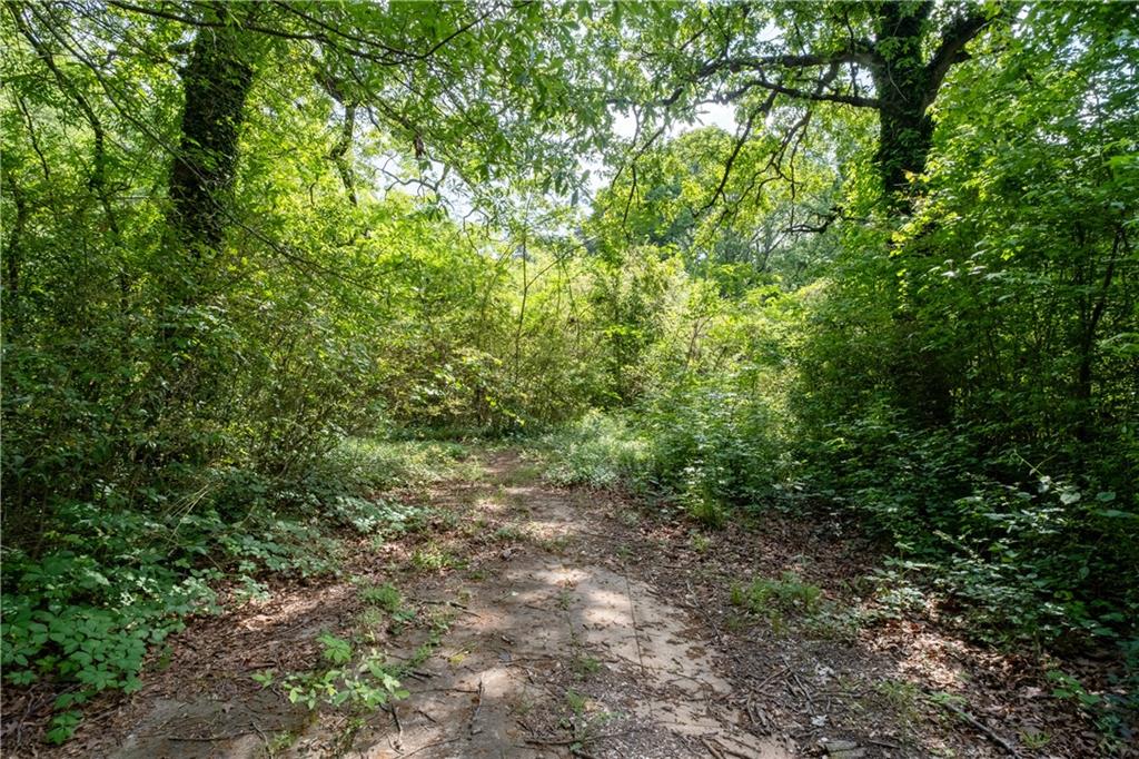 4549 Erskine Road Clarkston, GA 30021 - Photo 14 of 31