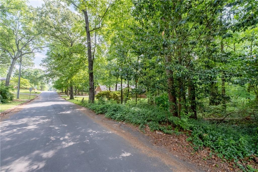 4549 Erskine Road Clarkston, GA 30021 - Photo 9 of 31