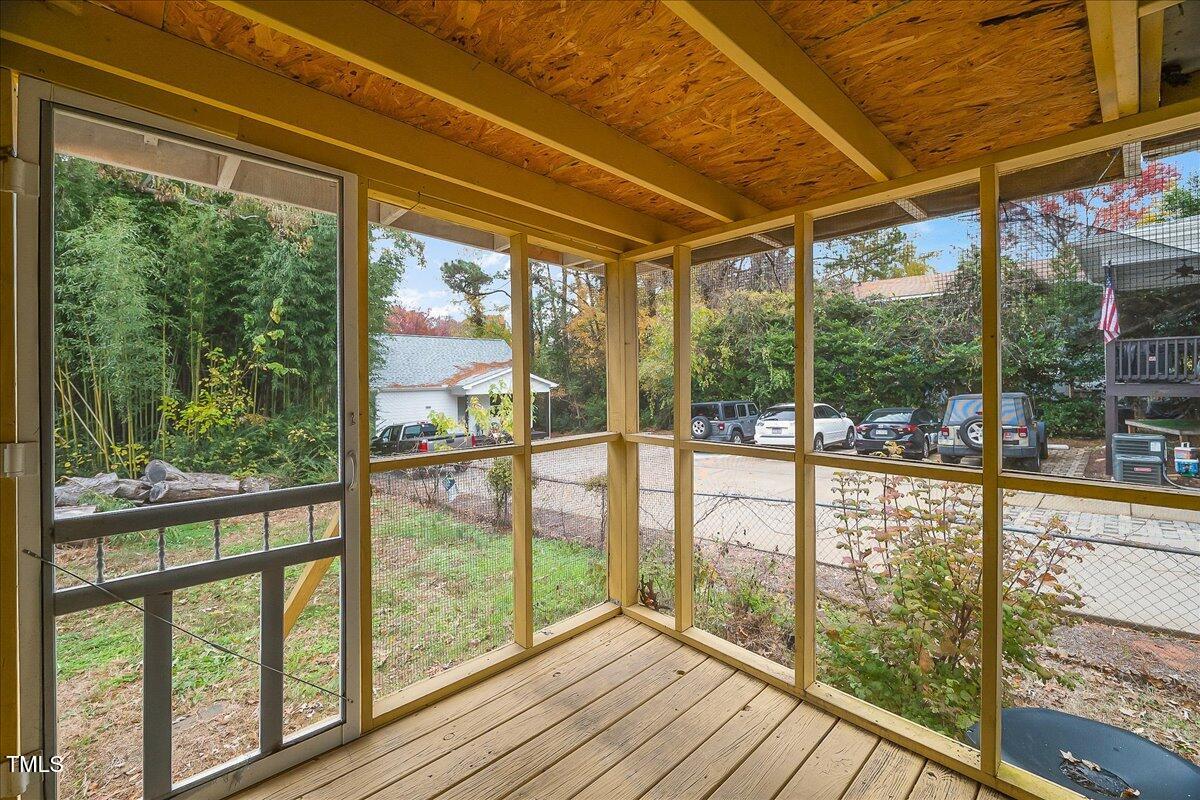 1634 Crest Road Raleigh, NC 27606 - Photo 21 of 36 21-P1256235