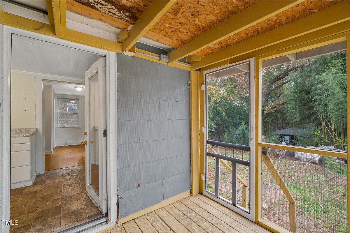 1634 Crest Road Raleigh, NC 27606 - Photo 22 of 36 22-P1256240