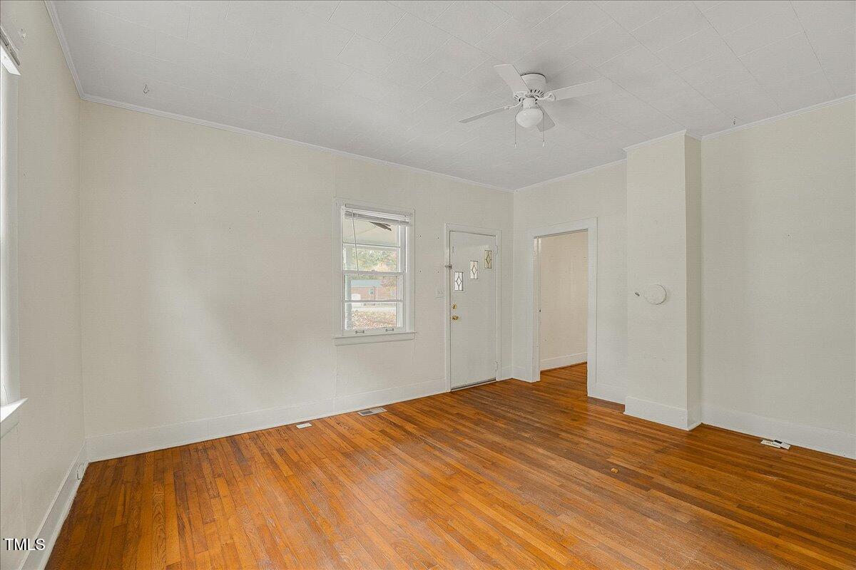 1634 Crest Road Raleigh, NC 27606 - Photo 6 of 36 06-P1256160