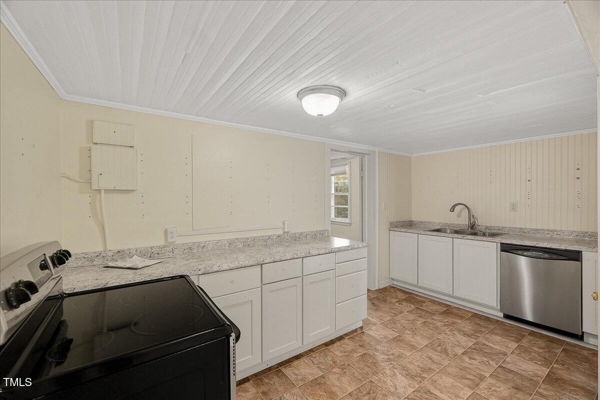 1634 Crest Road Raleigh, NC 27606 - Photo 9 of 36 09-P1256175