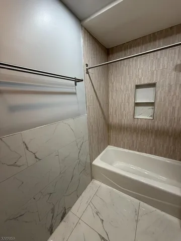 $2,700 | 155 Race Street, Elizabeth, NJ 07202