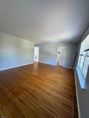 $2,700 | 155 Race Street, Elizabeth, NJ 07202