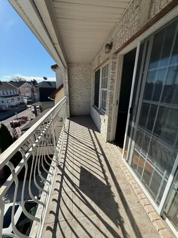 $2,700 | 155 Race Street, Elizabeth, NJ 07202