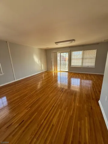 $2,700 | 155 Race Street, Elizabeth, NJ 07202