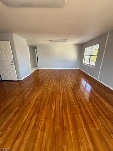 $2,700 | 155 Race Street, Elizabeth, NJ 07202