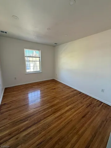 $2,700 | 155 Race Street, Elizabeth, NJ 07202