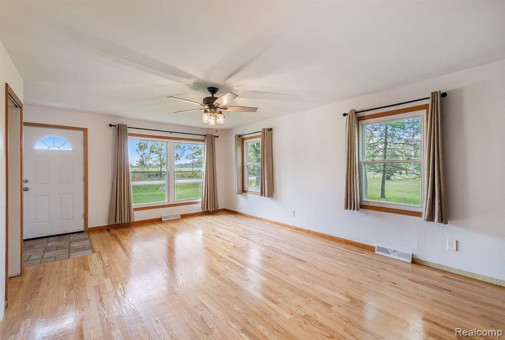 3451 West Ray Road Grand Blanc, MI 48439 - Photo 8 of 32