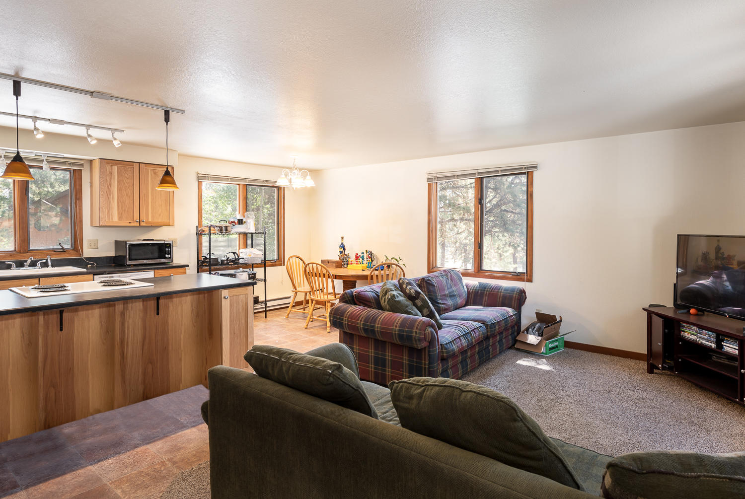 1833 Southwest Forest Ridge Avenue Bend, OR 97702 - Photo 9 of 24 1833 Forest Ridge - MLS-3847