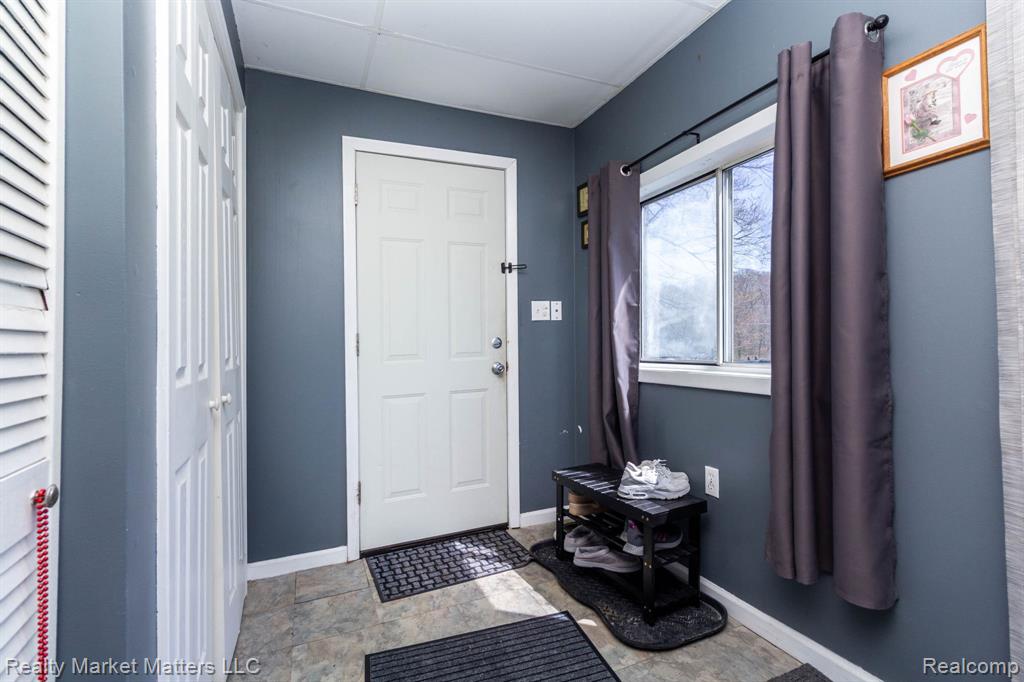 2543 Henry Road Lapeer, MI 48446 - Photo 15 of 30