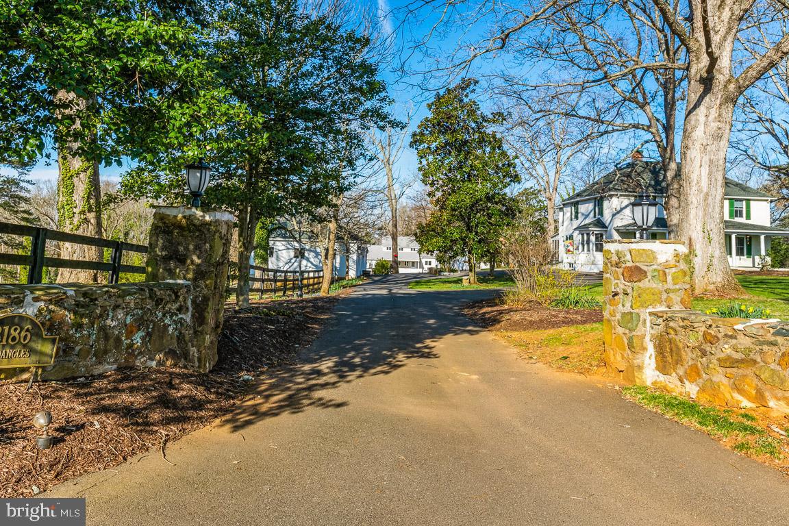 8186 Lees Ridge Road Warrenton, VA 20186 - Photo 5 of 109 Gallery Image 5