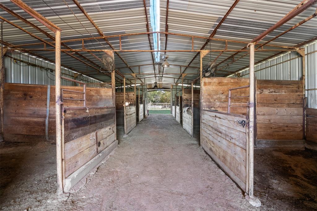 3092 North Trinity Street Decatur, TX 76234 - Photo 24 of 29 View of horse barn