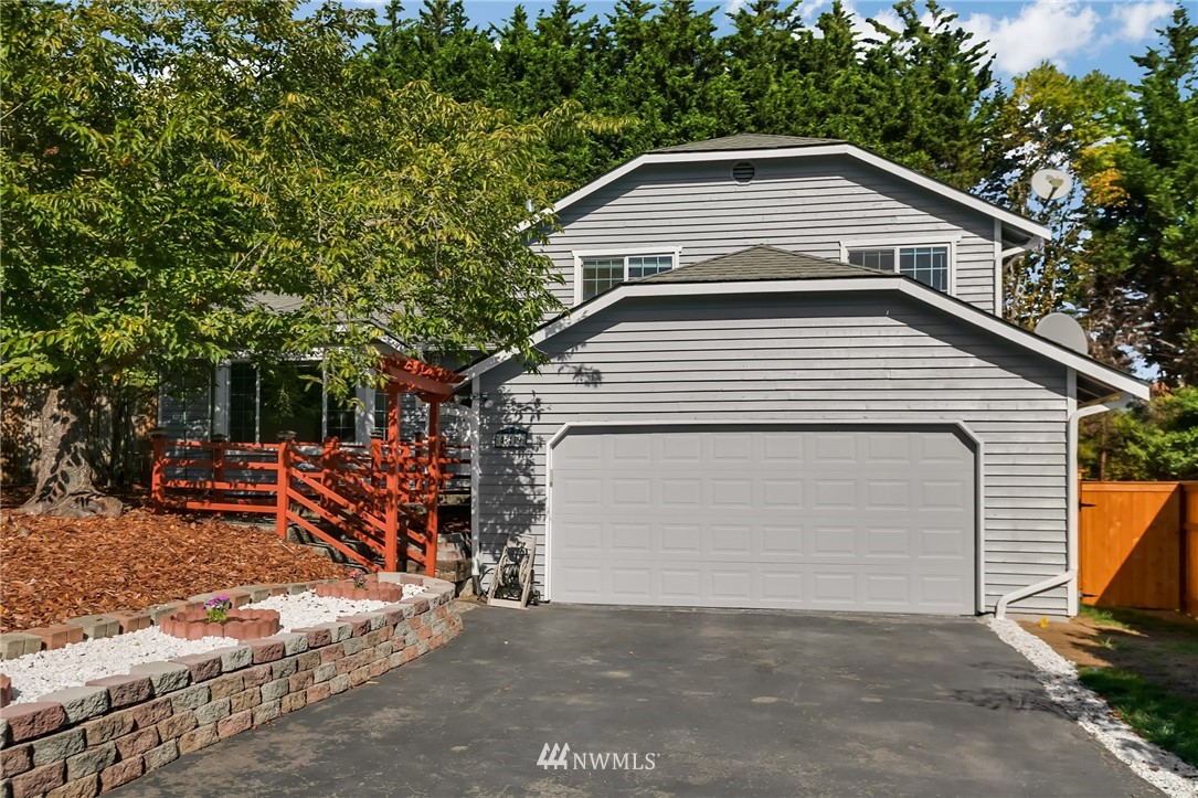419 164th Place Southeast Bothell, WA 98012 - Photo 2 of 25