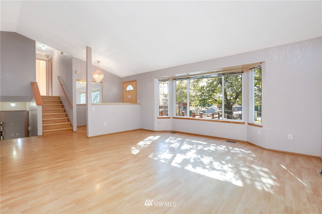 419 164th Place Southeast Bothell, WA 98012 - Photo 5 of 25
