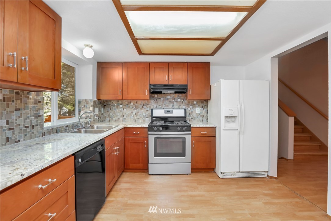 419 164th Place Southeast Bothell, WA 98012 - Photo 10 of 25