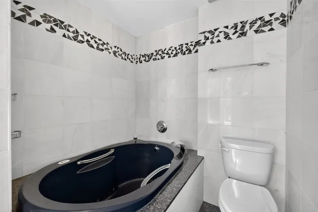 $349,000 | 2001 Holcombe Boulevard, Unit 206, Houston, TX 77030