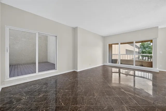 $349,000 | 2001 Holcombe Boulevard, Unit 206, Houston, TX 77030