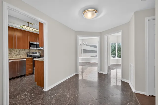 $349,000 | 2001 Holcombe Boulevard, Unit 206, Houston, TX 77030