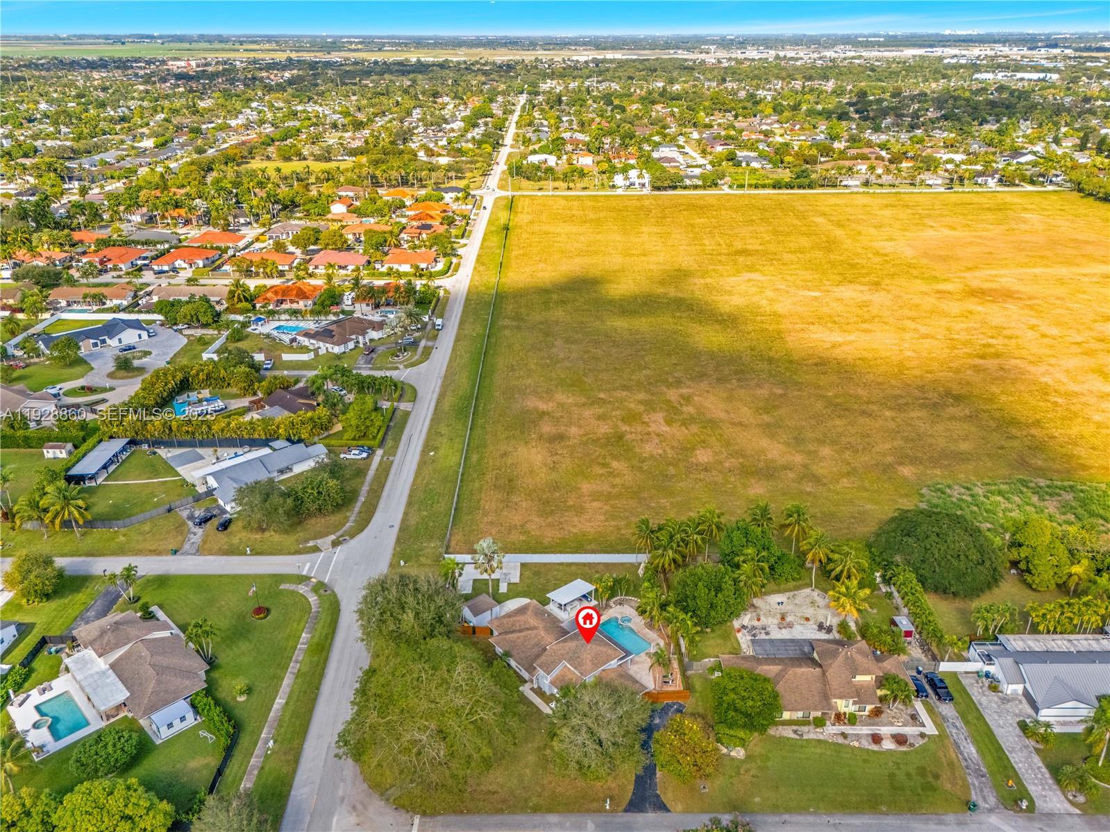 15151 Southwest 164th Terrace Miami, FL 33187 - Photo 36 of 37