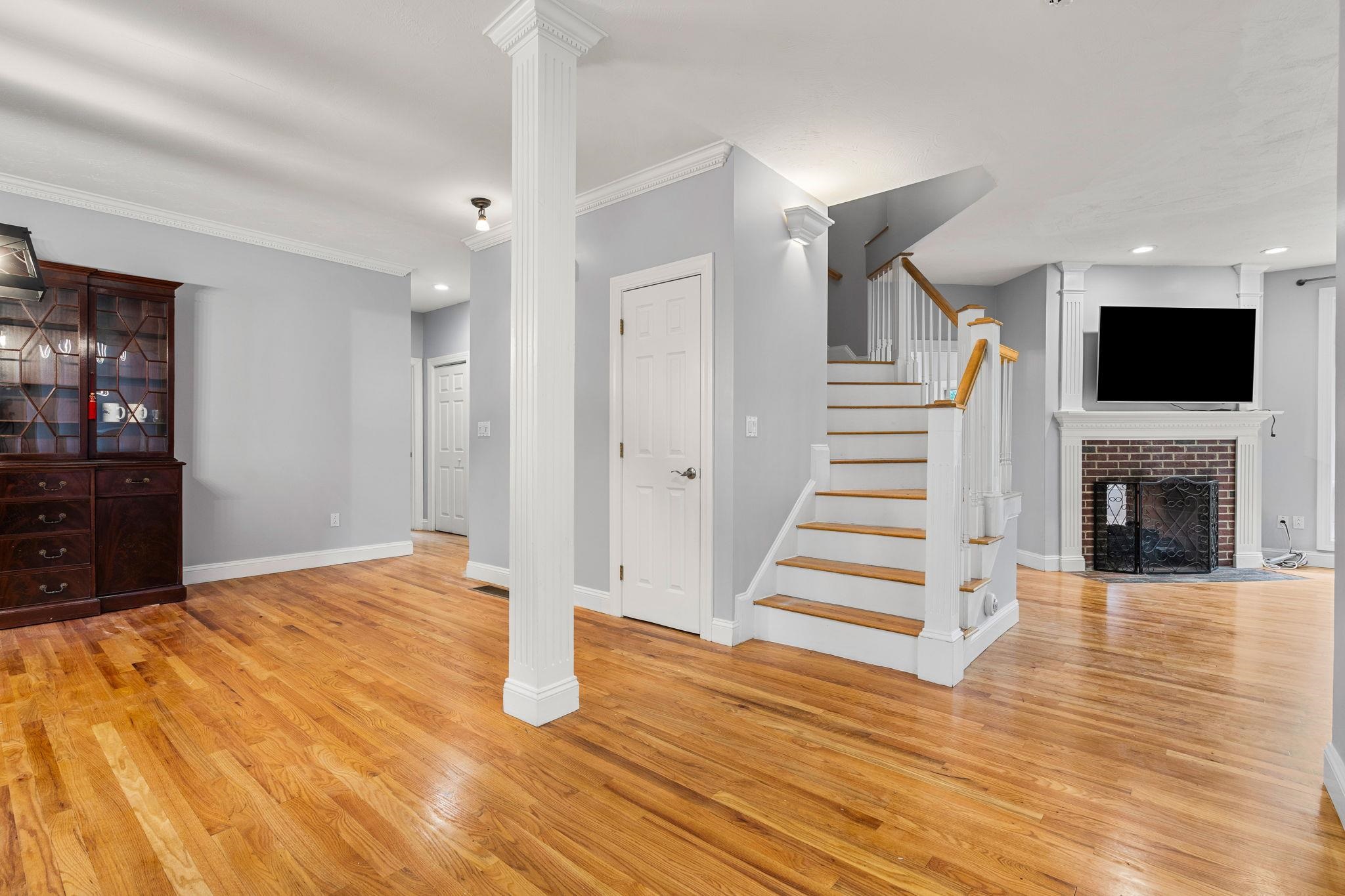 38 Farmington Road Nashua, NH 03060 - Photo 8 of 47