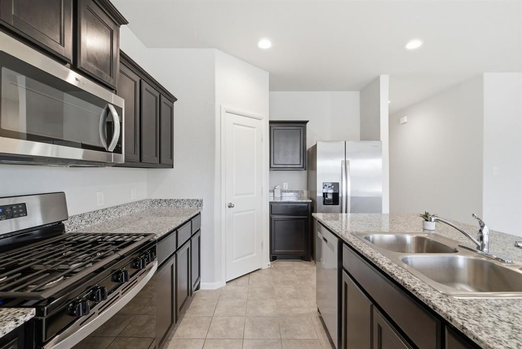 3613 Ridgeway Lane Argyle, TX 76226 - Photo 6 of 29