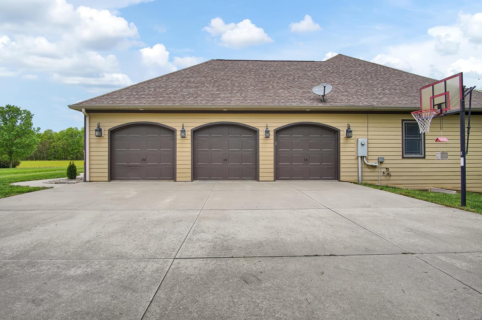 2450 Becker Road Highland, IL 62249 - Photo 44 of 54