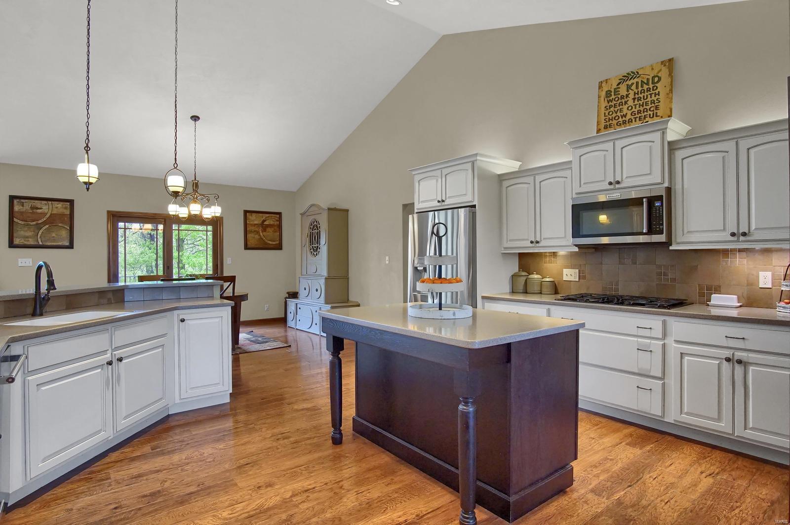 2450 Becker Road Highland, IL 62249 - Photo 10 of 54