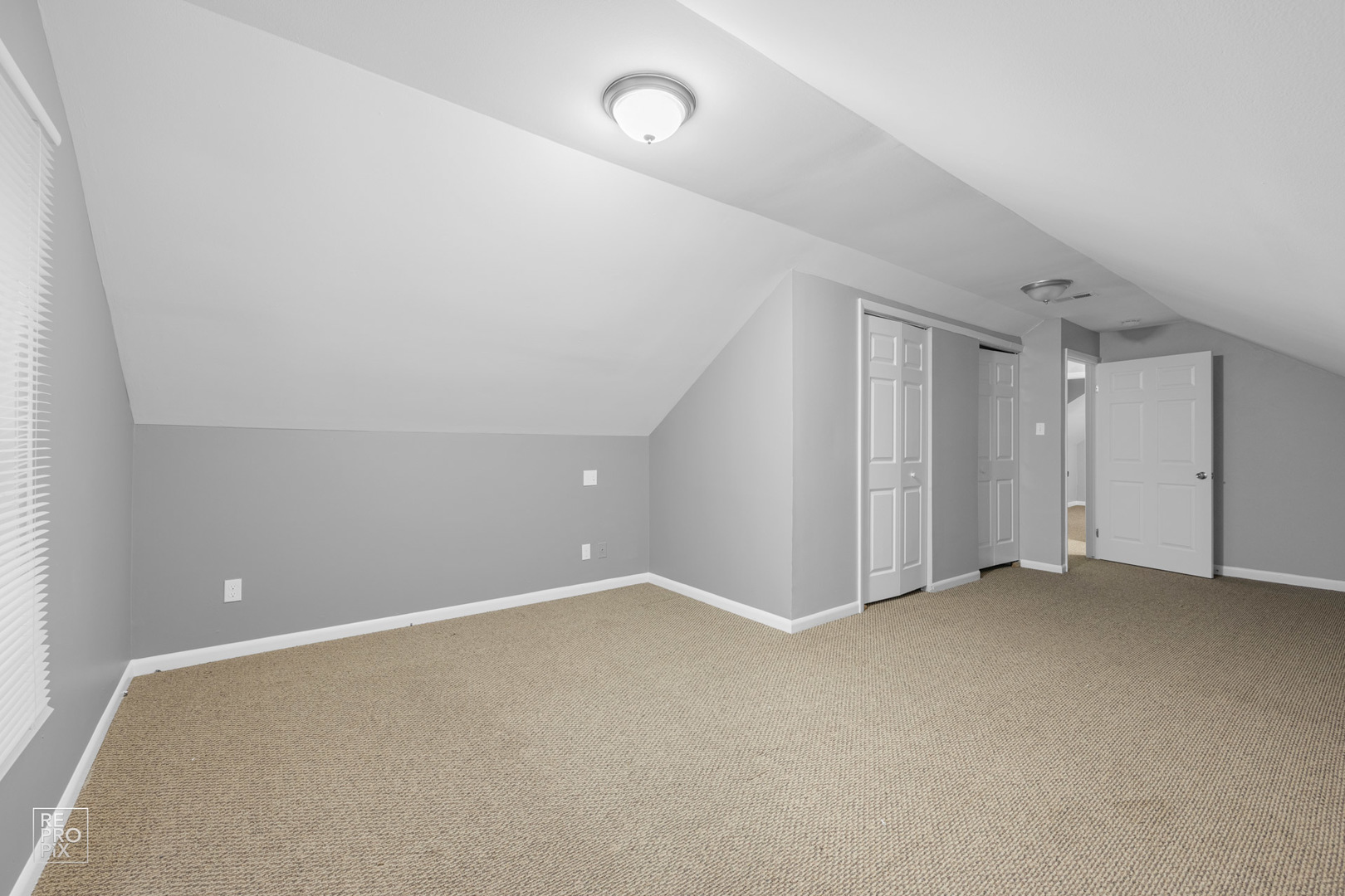 342 Pulaski Road Calumet City, IL 60409 - Photo 10 of 10 a view of an empty room
