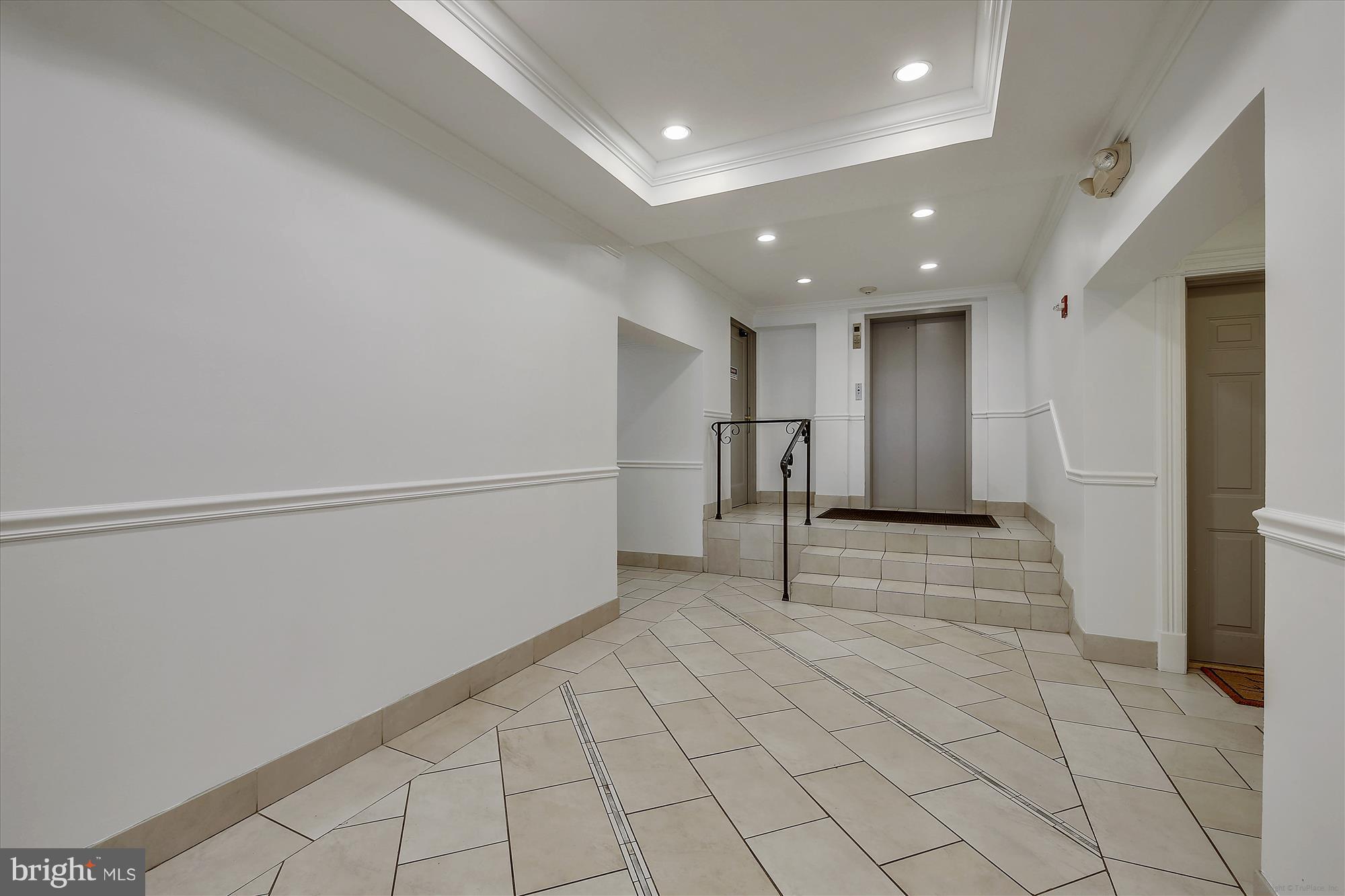 1816 Kalorama Road Northwest, Unit 302 Washington, DC 20009 - Photo 2 of 45 Building Foyer