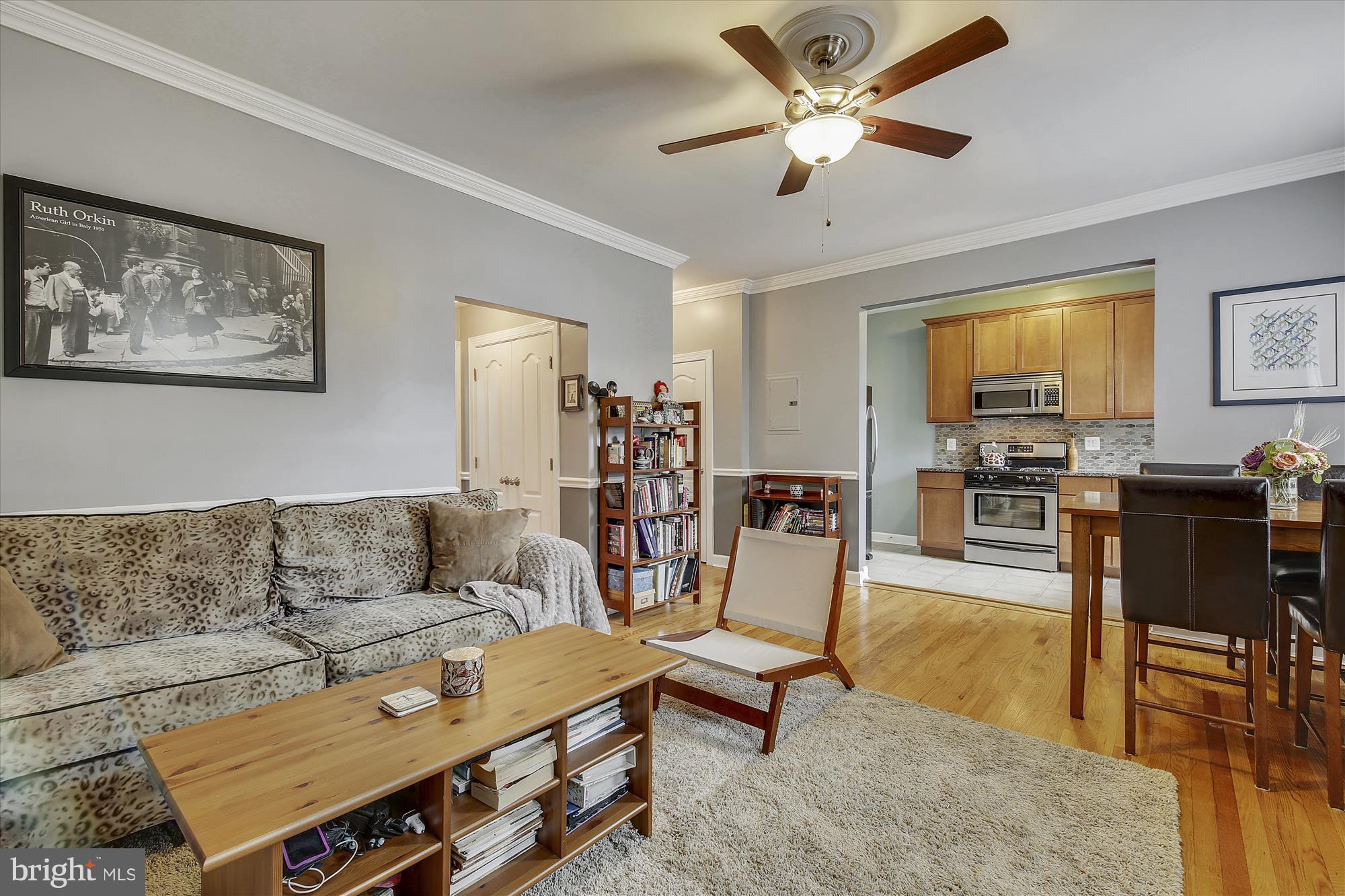 1816 Kalorama Road Northwest, Unit 302 Washington, DC 20009 - Photo 18 of 45 Living Room