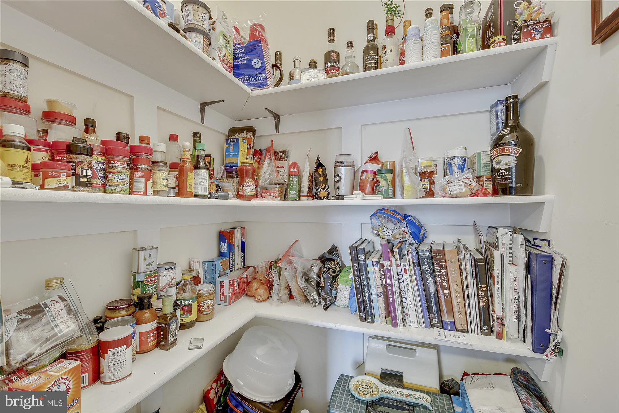 1816 Kalorama Road Northwest, Unit 302 Washington, DC 20009 - Photo 19 of 45 Huge Pantry!