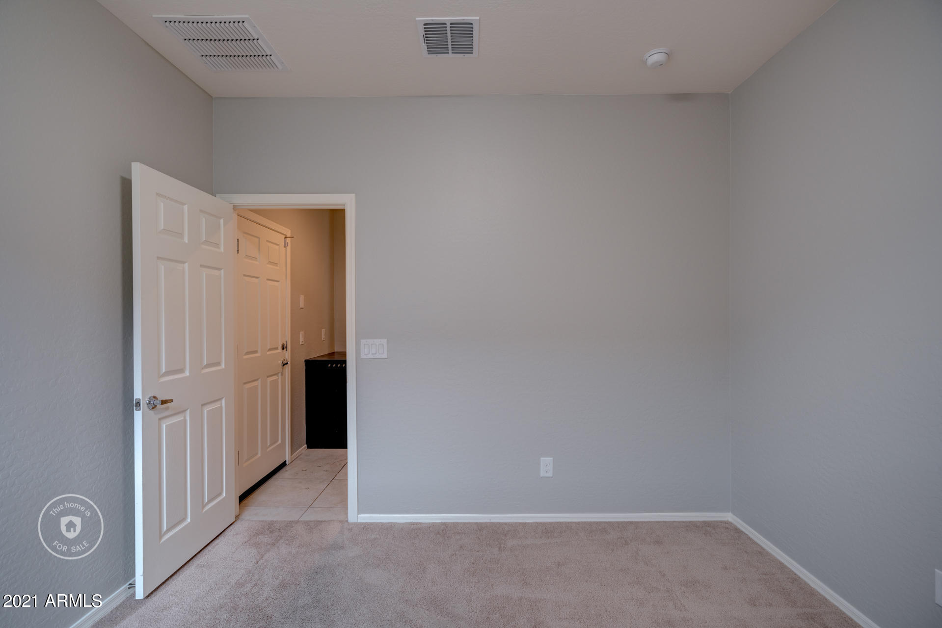 2417 East Beverly Road Phoenix, AZ 85042 - Photo 19 of 24 photo_19