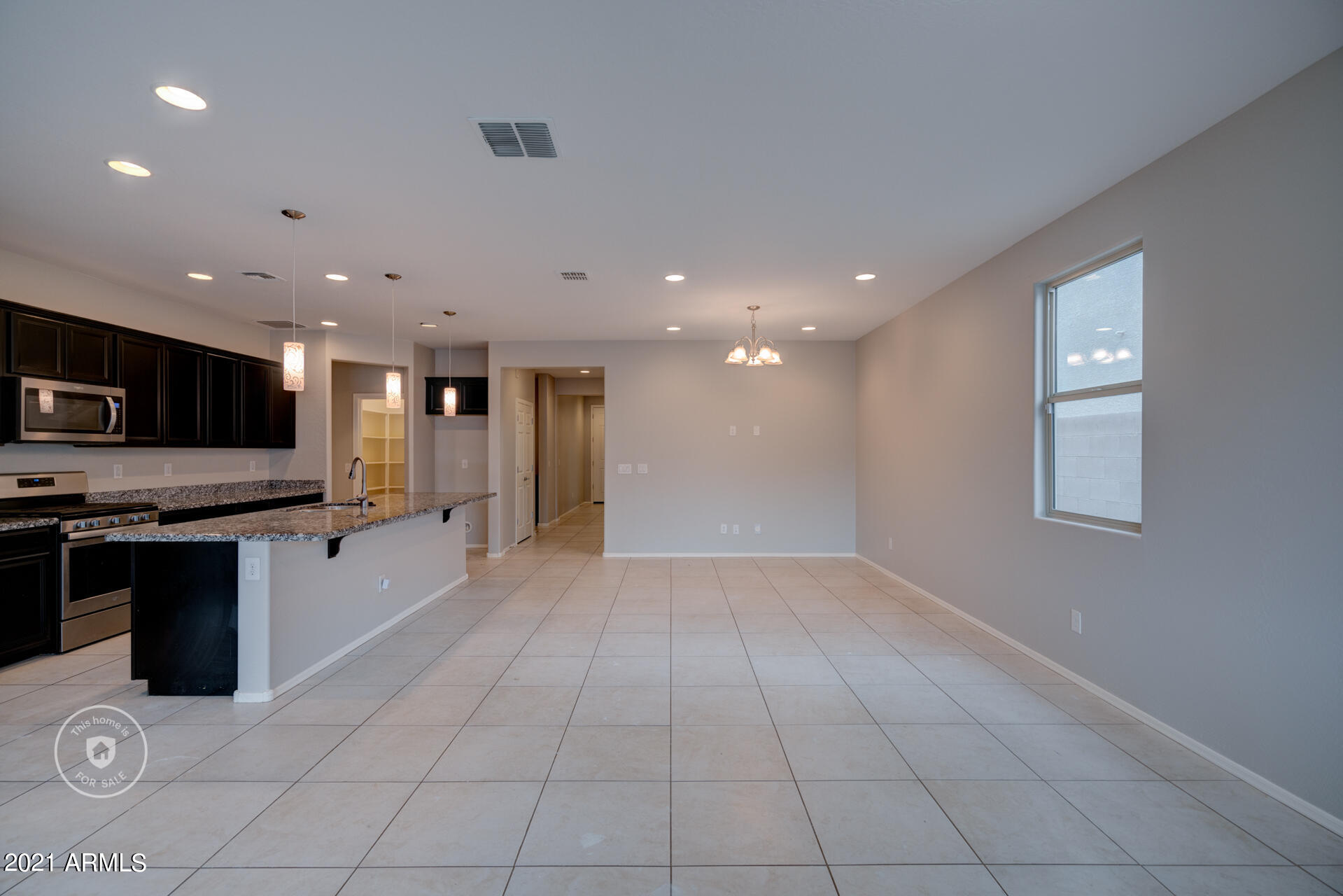 2417 East Beverly Road Phoenix, AZ 85042 - Photo 9 of 24 photo_09