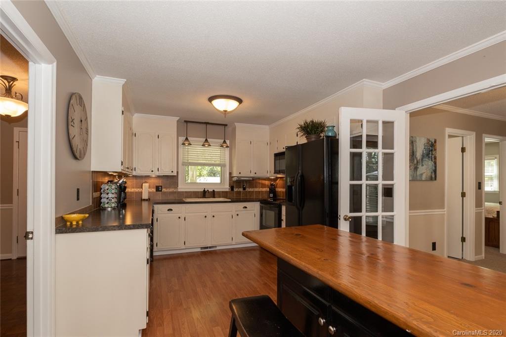 1101 Elliott Road Charlotte, NC 28216 - Photo 8 of 41 Gallery Image 8