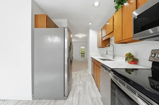 $425,000 | 101 Thomas Lane, Unit 3, Carrboro, NC 27510