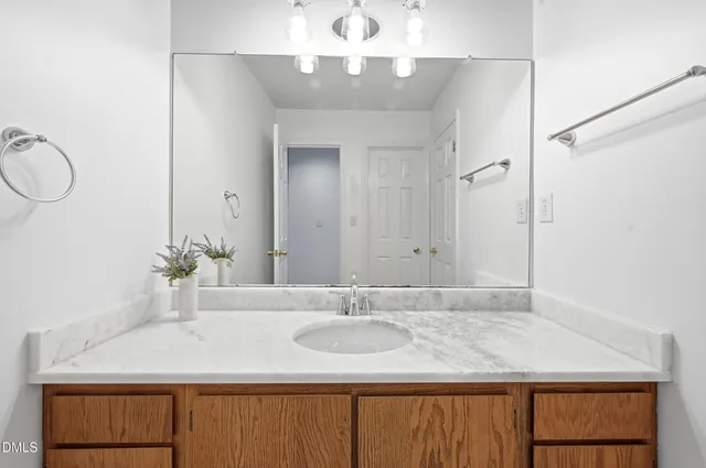 $425,000 | 101 Thomas Lane, Unit 3, Carrboro, NC 27510