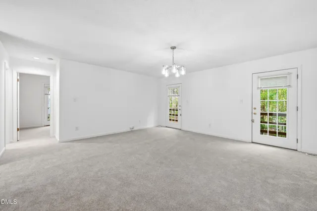 $425,000 | 101 Thomas Lane, Unit 3, Carrboro, NC 27510