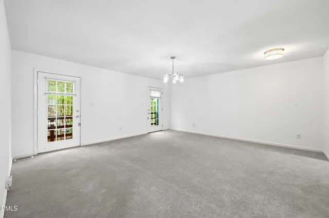 $425,000 | 101 Thomas Lane, Unit 3, Carrboro, NC 27510