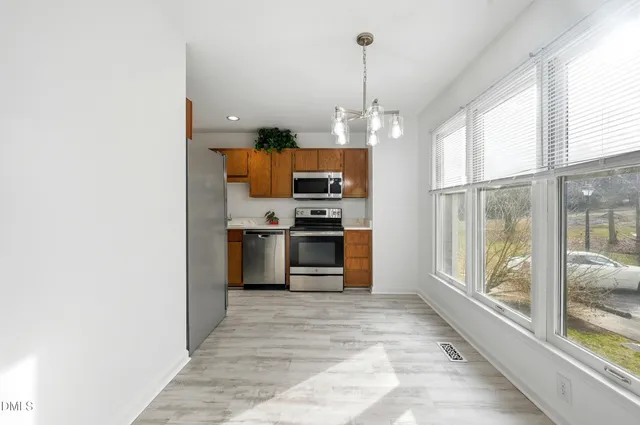 $425,000 | 101 Thomas Lane, Unit 3, Carrboro, NC 27510