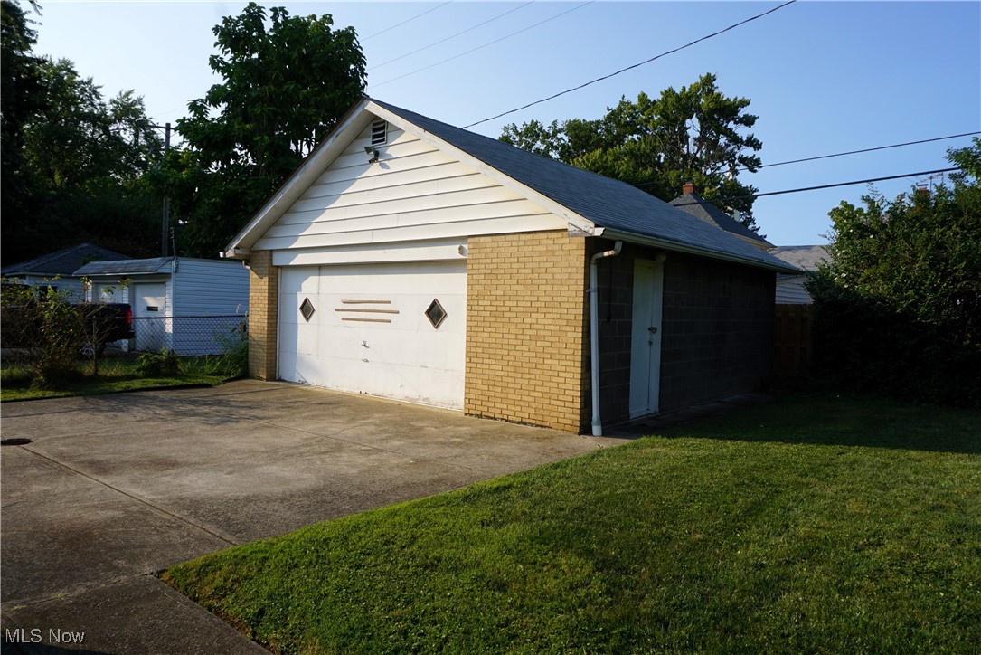 18123 Landseer Road Cleveland, OH 44119 - Photo 4 of 17 Gallery Image 4
