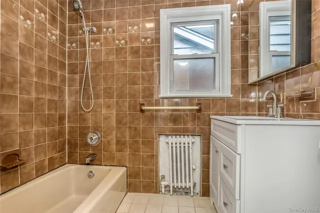 $795,000 | 136 North 1st Street, New Hyde Park, NY 11040