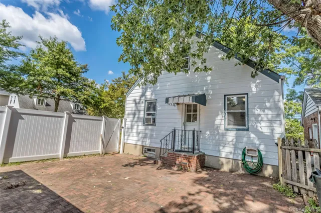 $795,000 | 136 North 1st Street, New Hyde Park, NY 11040