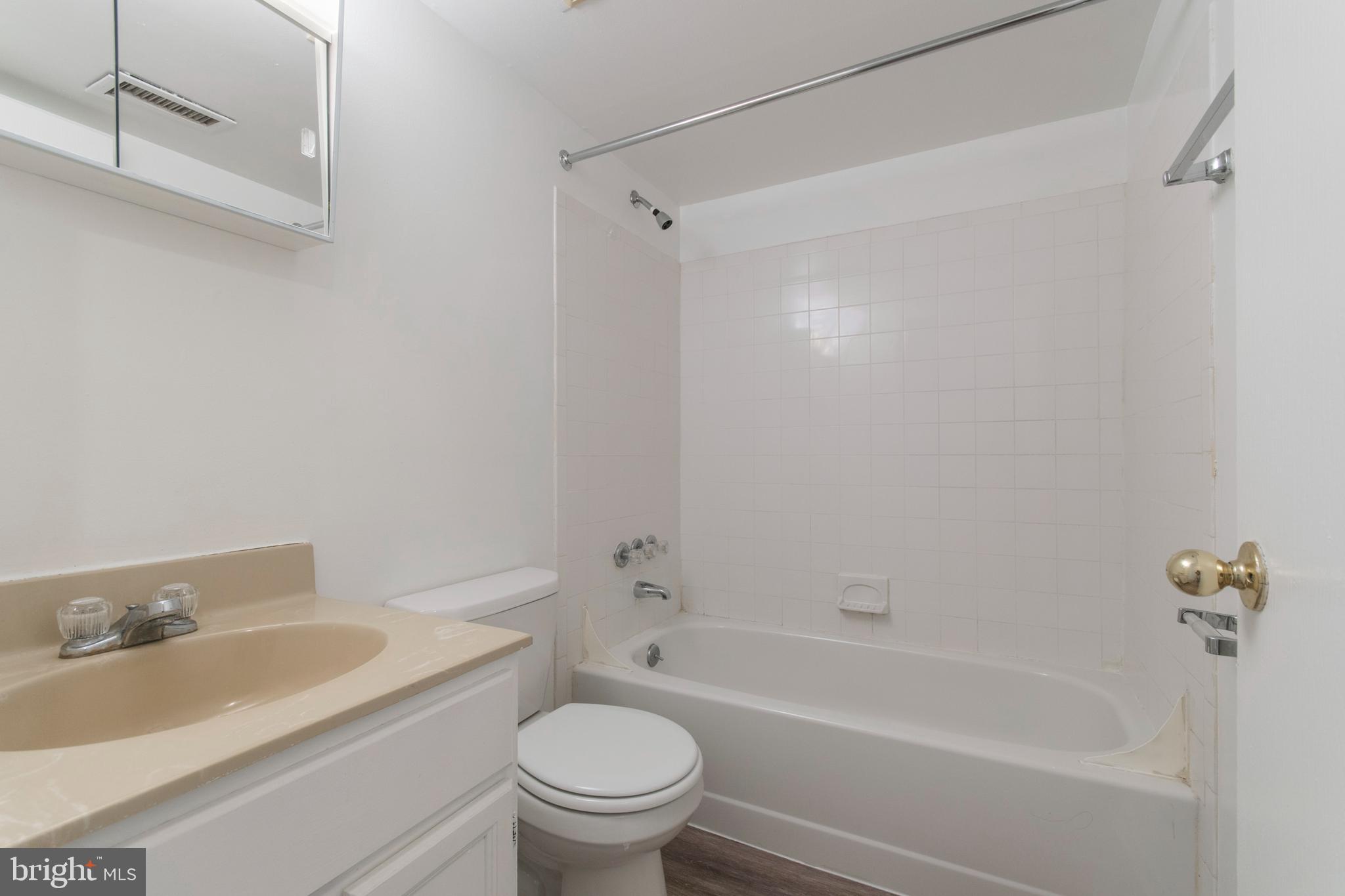 428 Harmon Road Philadelphia, PA 19128 - Photo 5 of 45