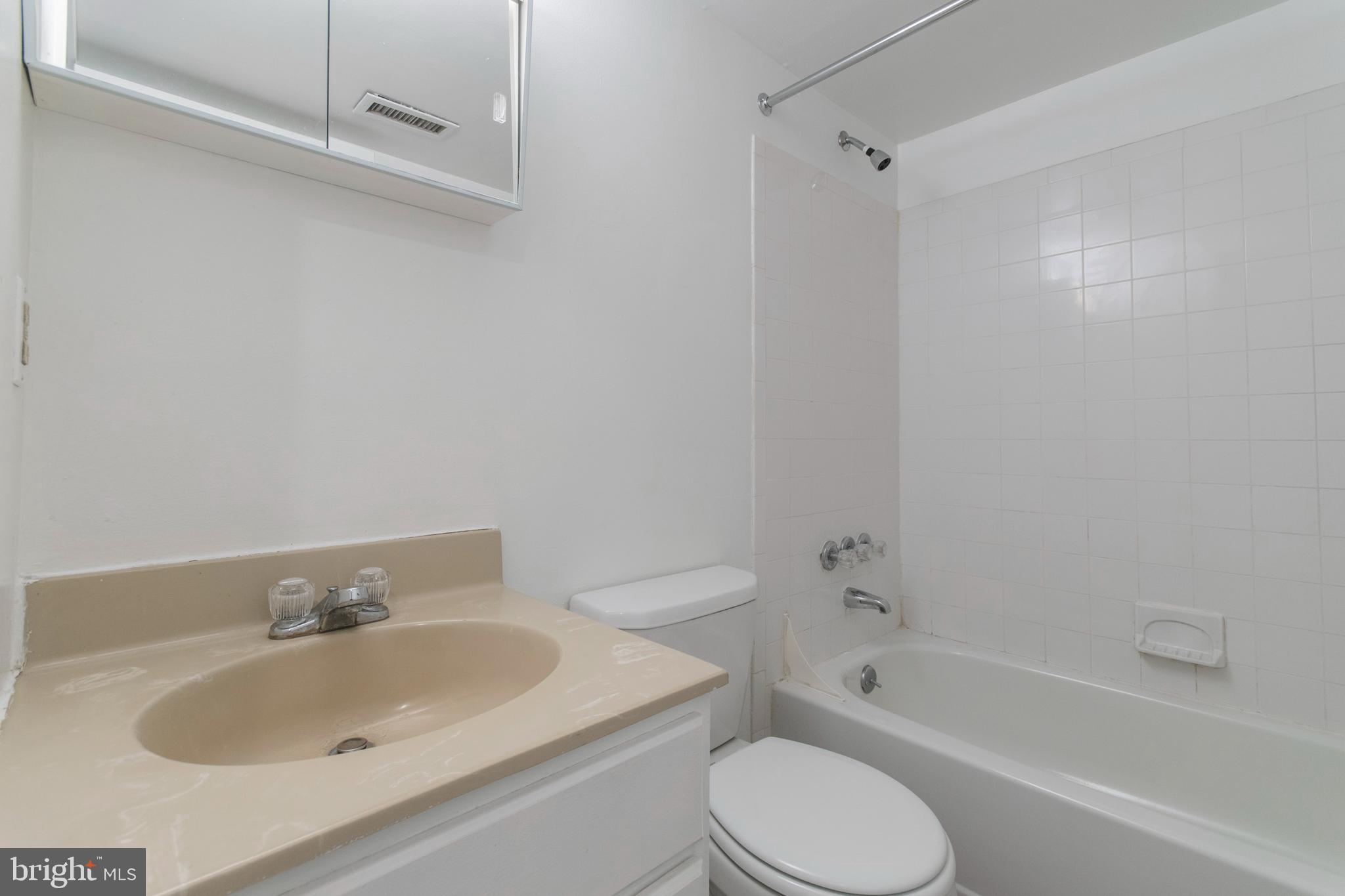 428 Harmon Road Philadelphia, PA 19128 - Photo 6 of 45