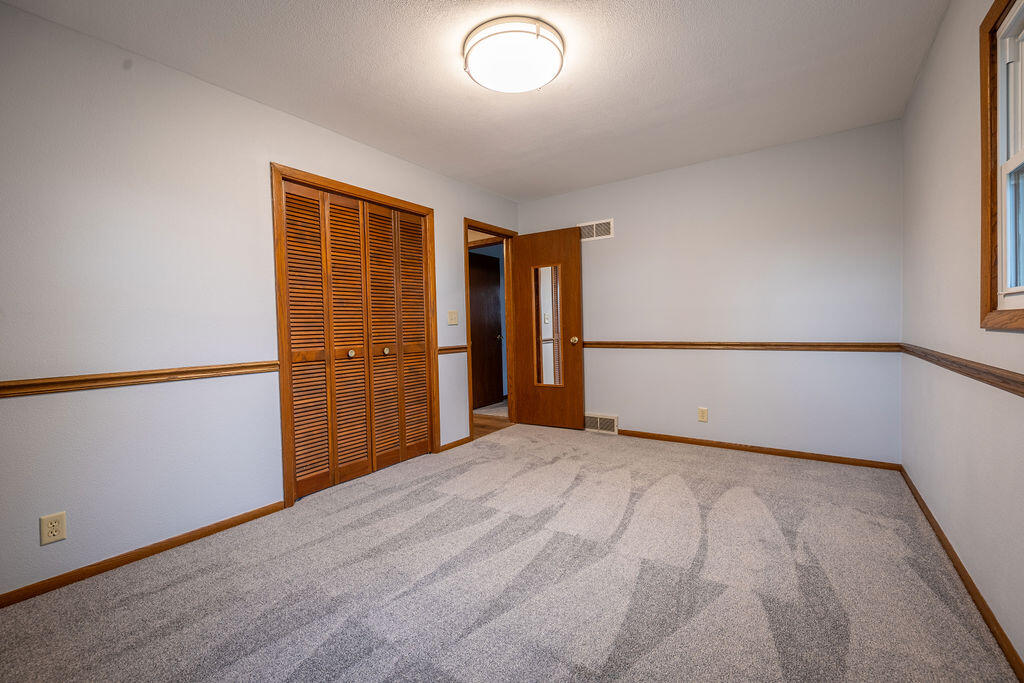 W225S9080 Mt Carmel Road Big Bend, WI 53103 - Photo 21 of 46 BigBendProperty4-13-26-27