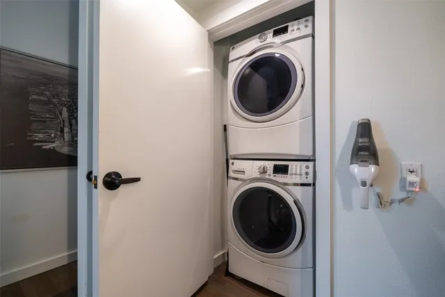 $1,900 | 102 East 2nd Street, Unit 201, Taylor, TX 76574