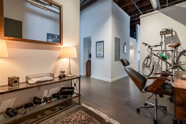 $1,900 | 102 East 2nd Street, Unit 201, Taylor, TX 76574