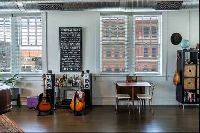 $1,900 | 102 East 2nd Street, Unit 201, Taylor, TX 76574