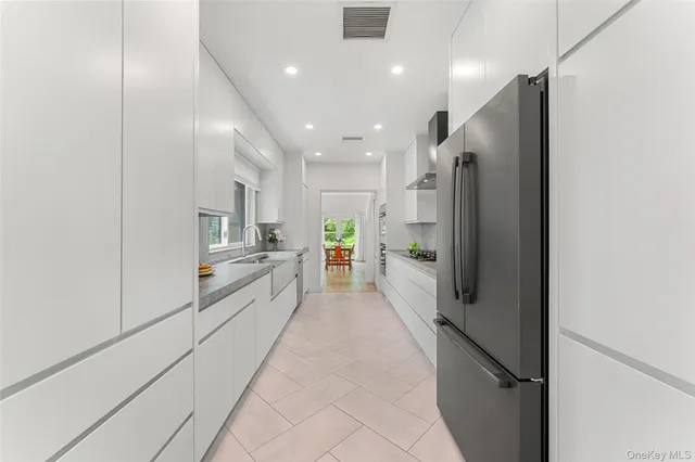 $1,800,000 | 15 Hudson Road East, Irvington, NY 10533